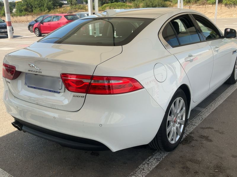 Jaguar XE 20d Pure — zdjęcie 6