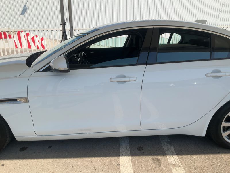 Jaguar XE 20d Pure — zdjęcie 4