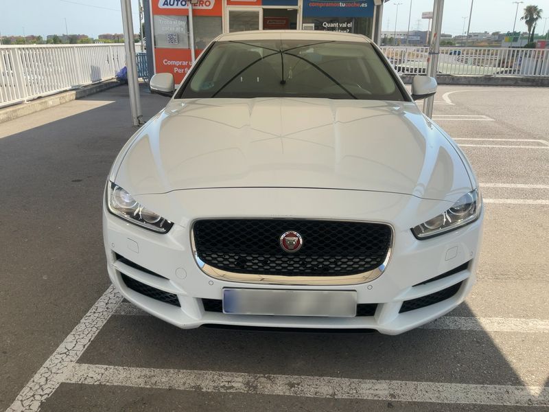 Jaguar XE 20d Pure — zdjęcie 9