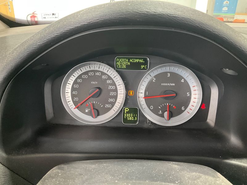 Volvo C70 2.0 D3 Momentum — zdjęcie 4
