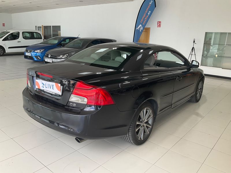 Volvo C70 2.0 D3 Momentum — zdjęcie 2