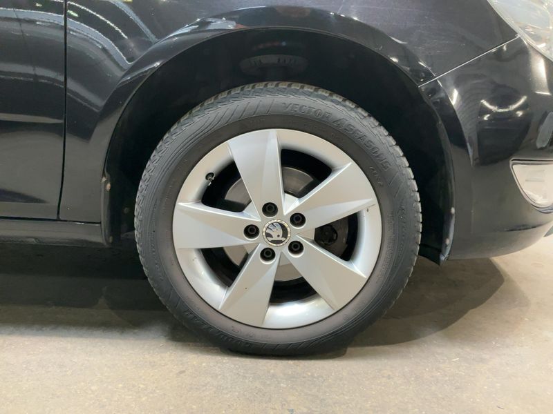 Skoda Fabia 1.4 Fresh 2013 – снимка 11