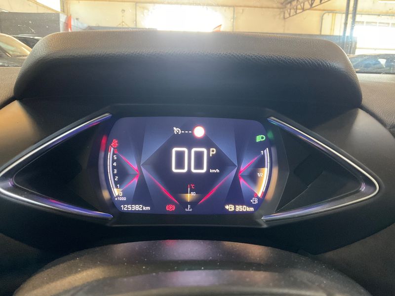 DS Automobiles DS3 Crossback 1.2 PureTech Performance Line — zdjęcie 13