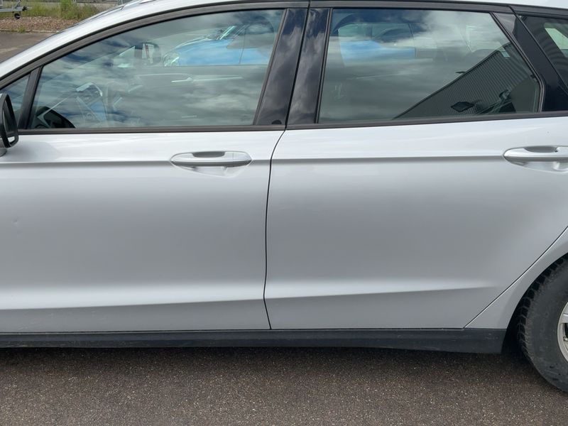 Ford Mondeo 2.0 TDCi Trend — zdjęcie 4