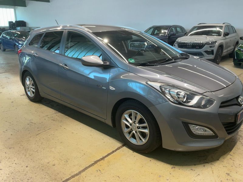 Hyundai i30 1.6 CRDi Trend blue 2013 – снимка 12