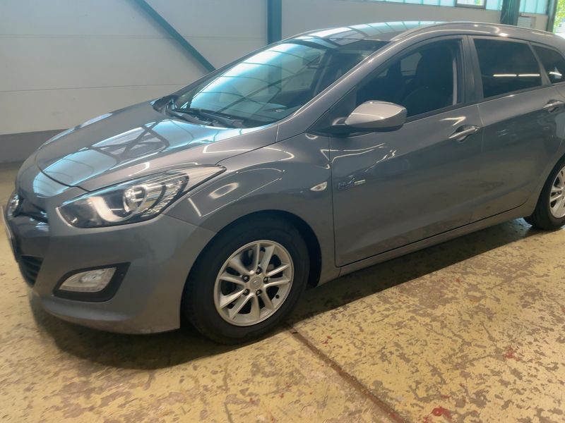 Hyundai i30 1.6 CRDi Trend blue 2013 – снимка 2