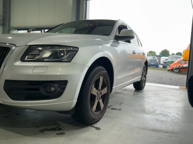 Audi Q5 2.0 TFSI quattro 2010 – снимка 2