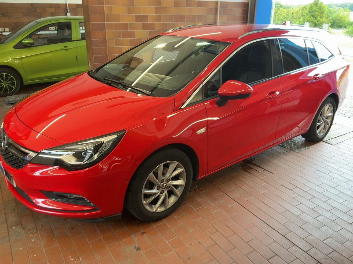 Opel Astra 2017 — photo 1