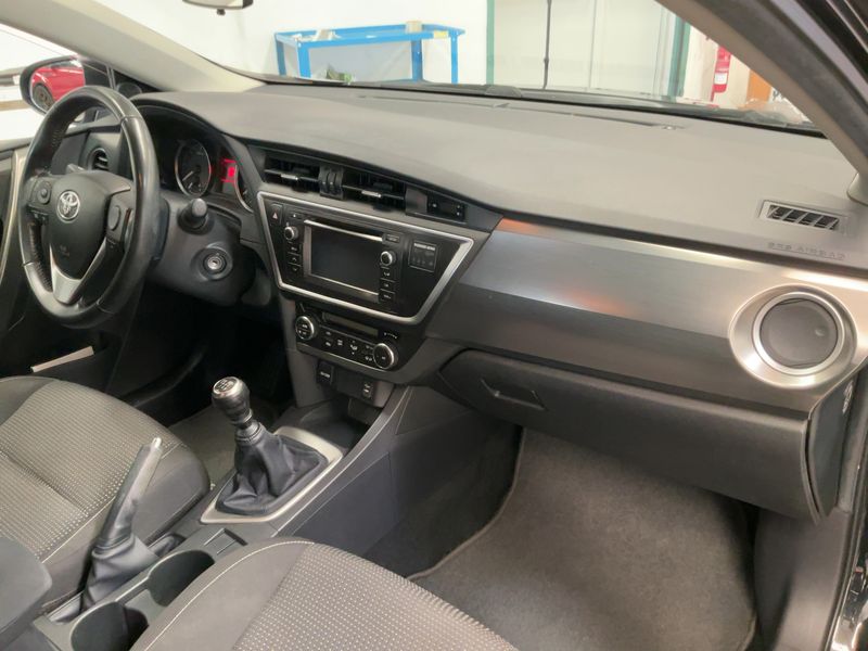 Toyota Auris 1.4 Turbodiesel Active 2013 – снимка 17
