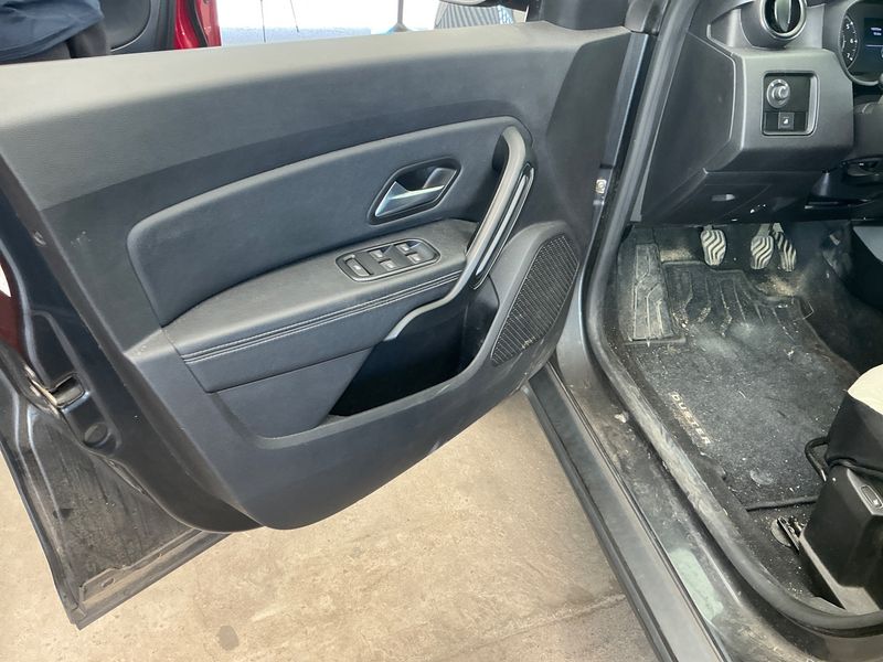 Dacia Duster 1.5 Blue dCi Prestige 4x4 2021 – снимка 28
