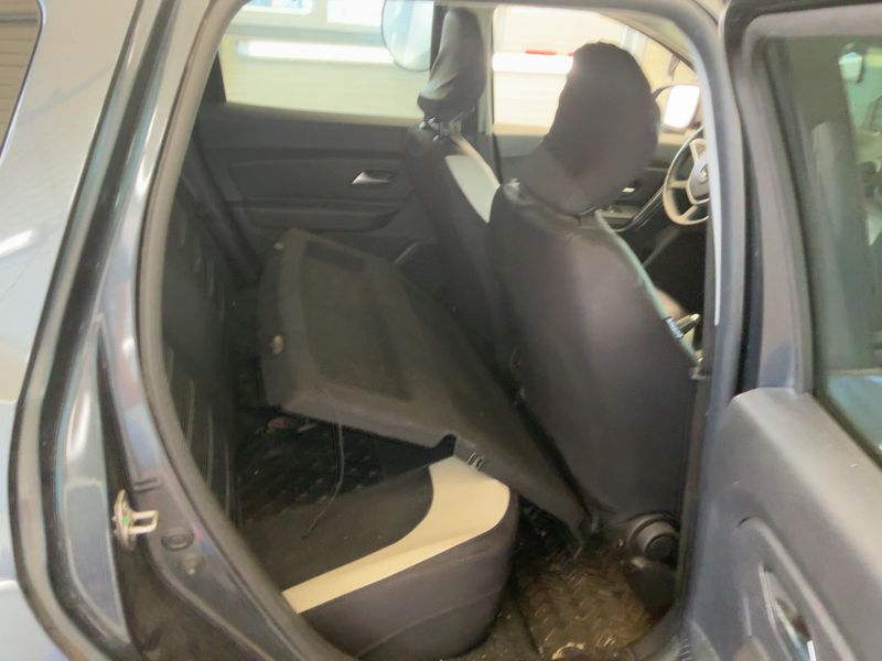 Dacia Duster 1.5 Blue dCi Prestige 4x4 — zdjęcie 14