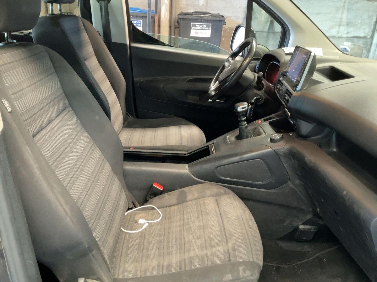 Opel Combo 2021 — photo 17