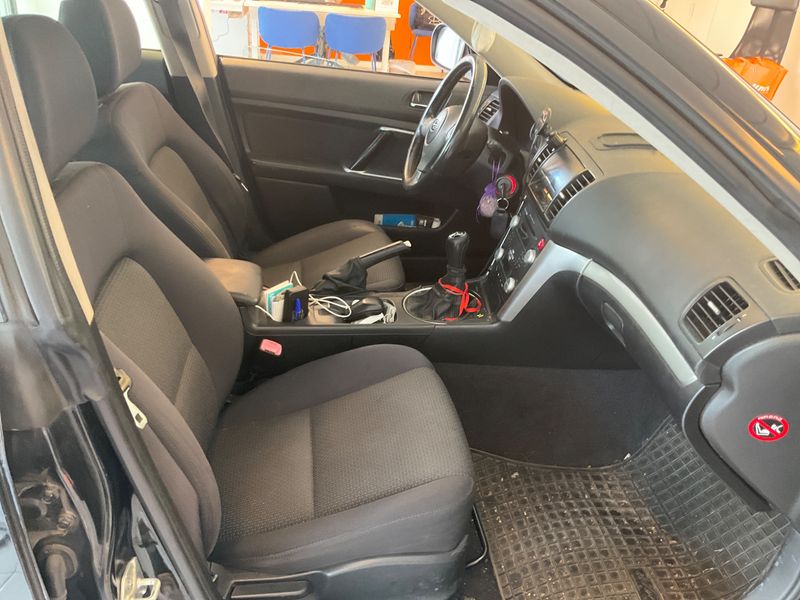 Subaru Legacy 2.5 Outback — zdjęcie 3