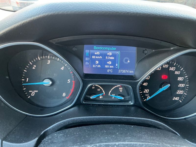 Ford Focus 1.6 TDCi Trend — zdjęcie 13