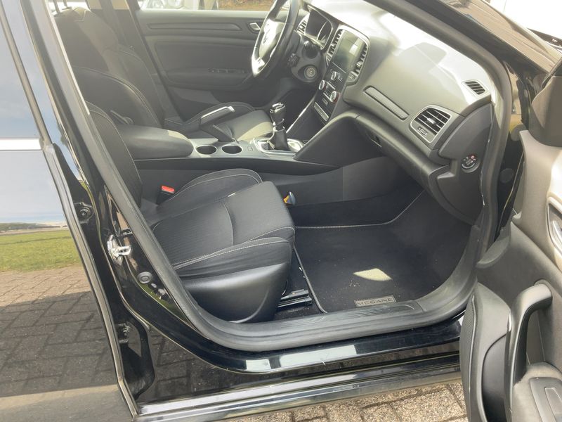 Renault Megane 1.5 dCi Energy Zen — zdjęcie 11