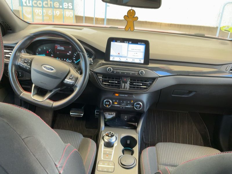 Ford Focus 1.5 TDCi EcoBlue ST-Line — zdjęcie 12