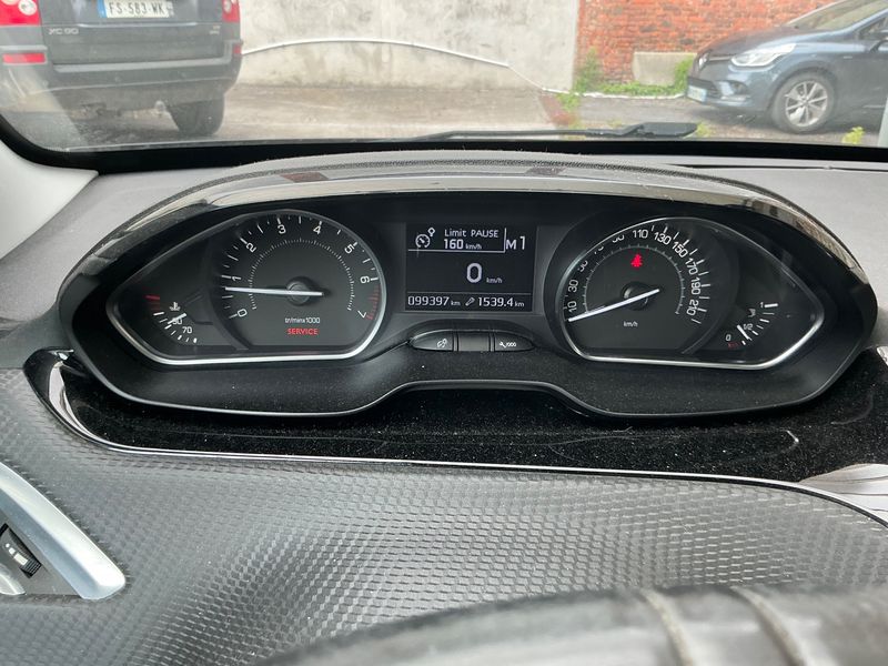 Peugeot 208 1.2 e-THP GT Line — zdjęcie 13