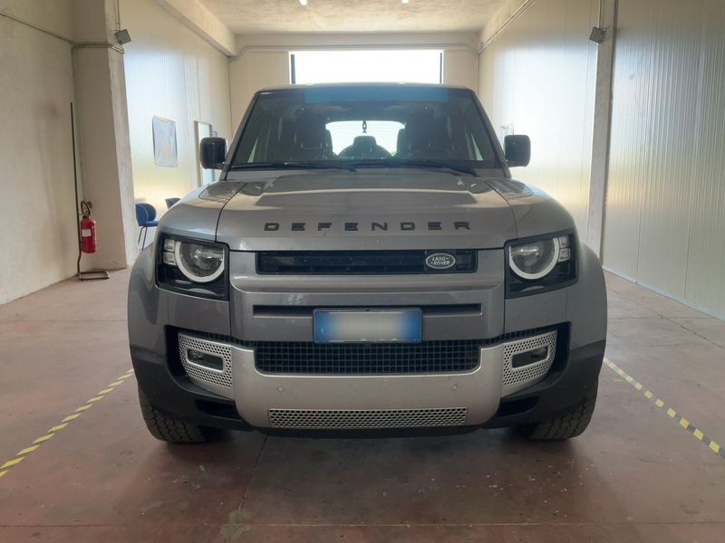 Land Rover Defender D240 110 S — zdjęcie 9