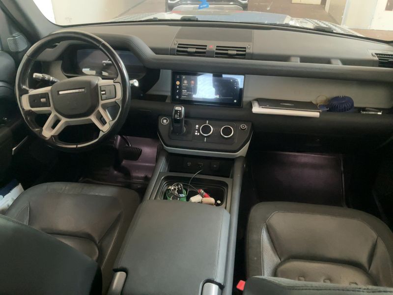 Land Rover Defender D240 110 S — zdjęcie 12