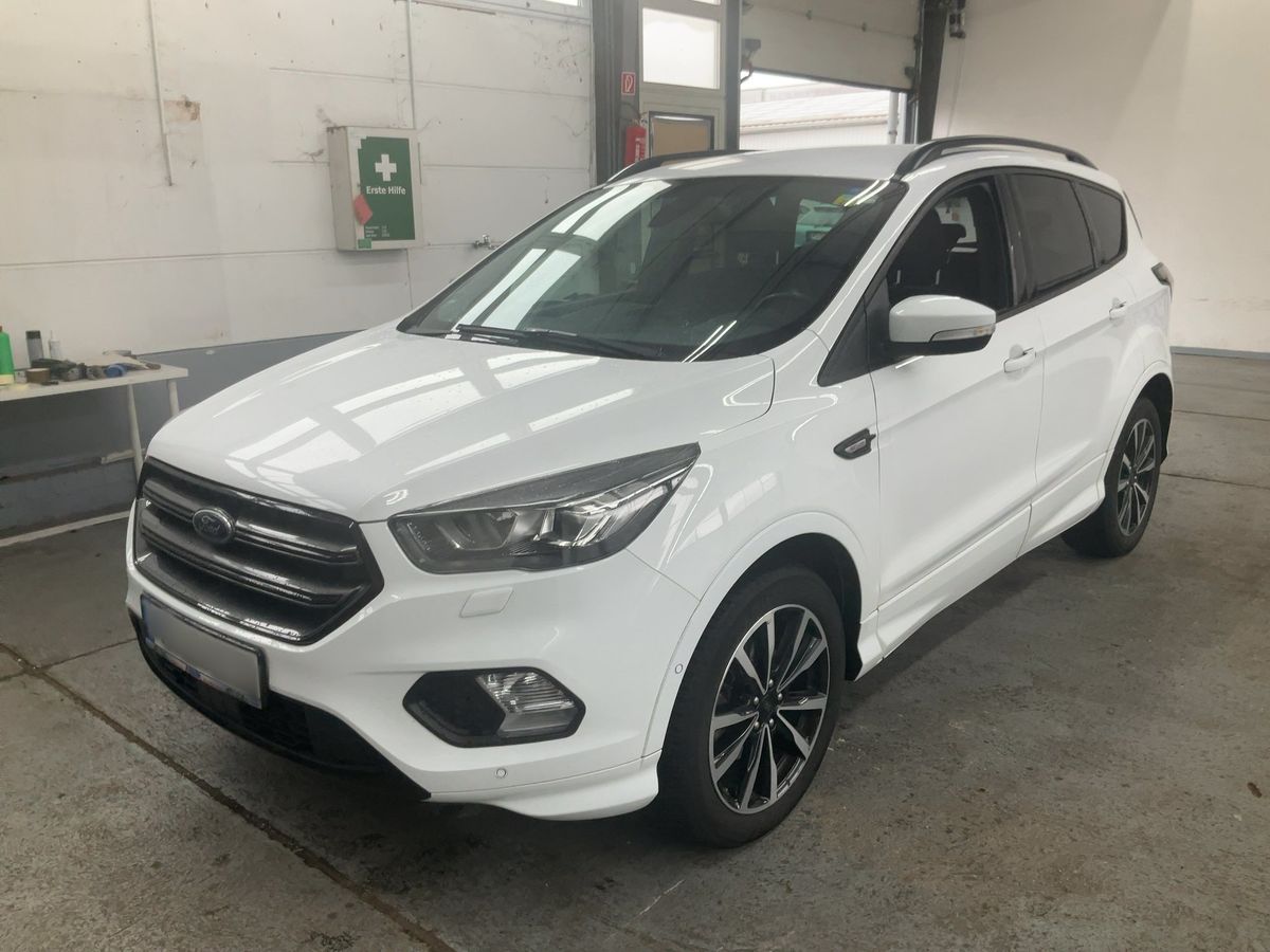 Ford Kuga 2017 — photo 1