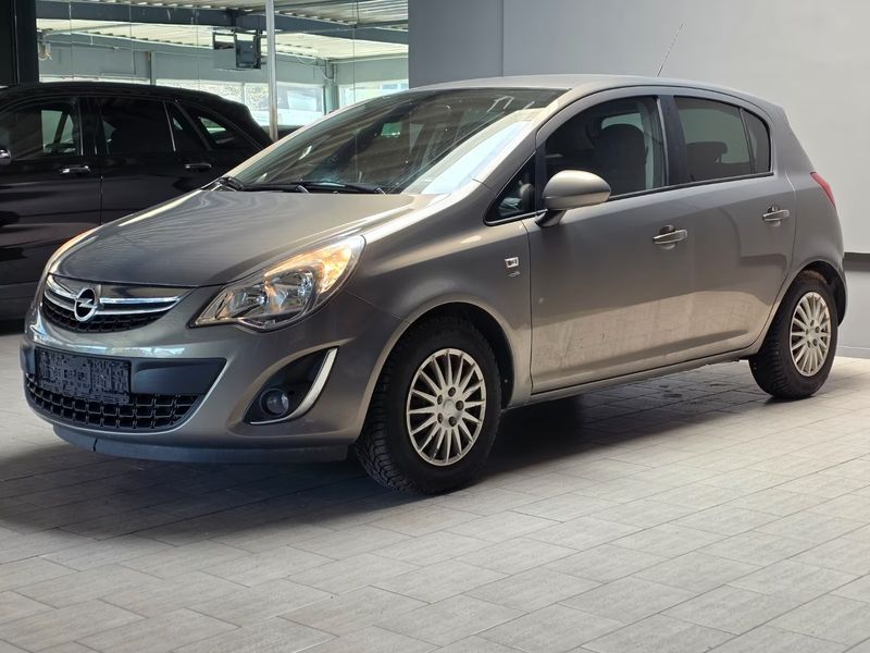 Opel Corsa 1.4 Satellite — zdjęcie 15