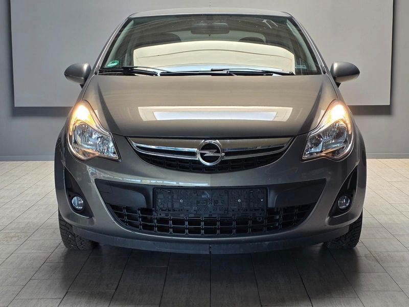 Opel Corsa 1.4 Satellite — zdjęcie 19