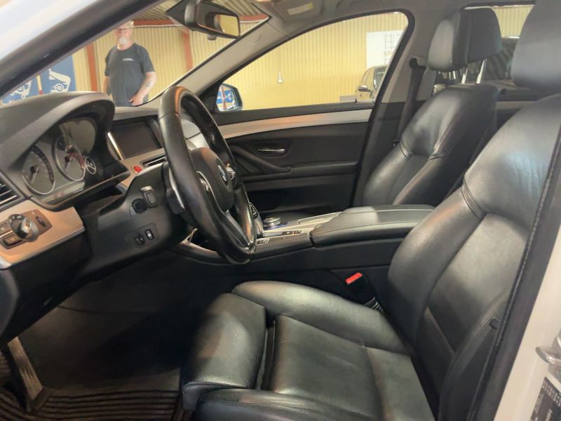 BMW 5er 520d xDrive 2017 – снимка 17