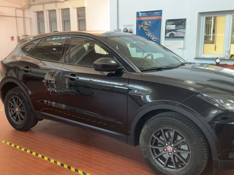 Jaguar E-Pace D165 Mild-Hybrid AWD — zdjęcie 8