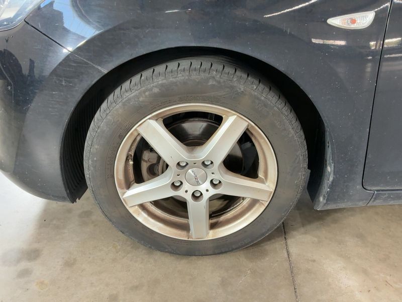 Hyundai i30 1.6 GDI FIFA World Cup Edition 2013 – снимка 3