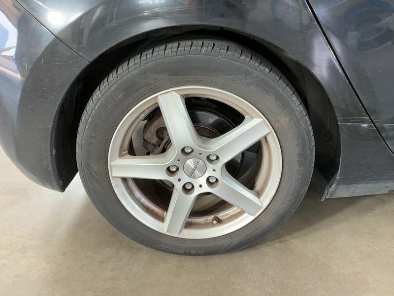 Hyundai i30 1.6 GDI FIFA World Cup Edition 2013 – снимка 9