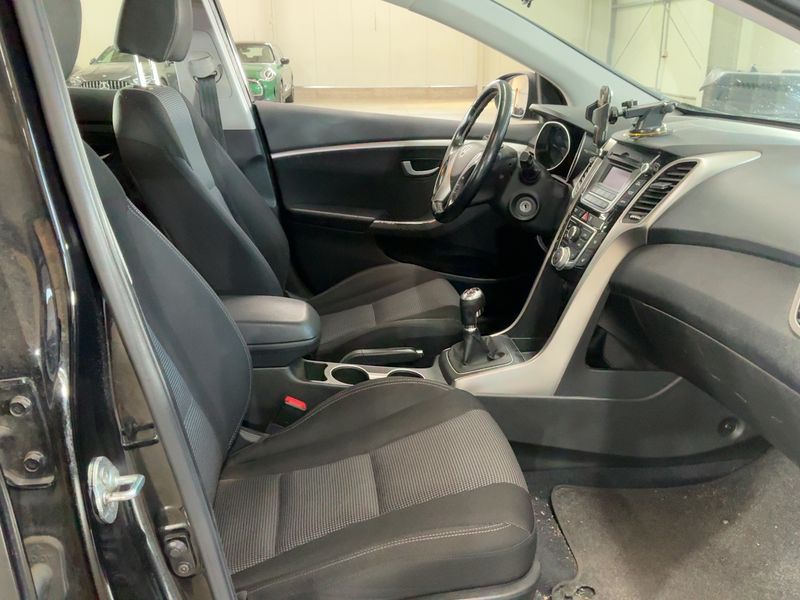 Hyundai i30 1.6 GDI FIFA World Cup Edition — zdjęcie 11