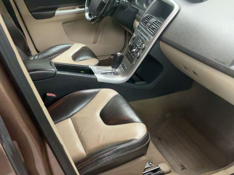 Volvo XC60 3.0 T6 Summum AWD — zdjęcie 11