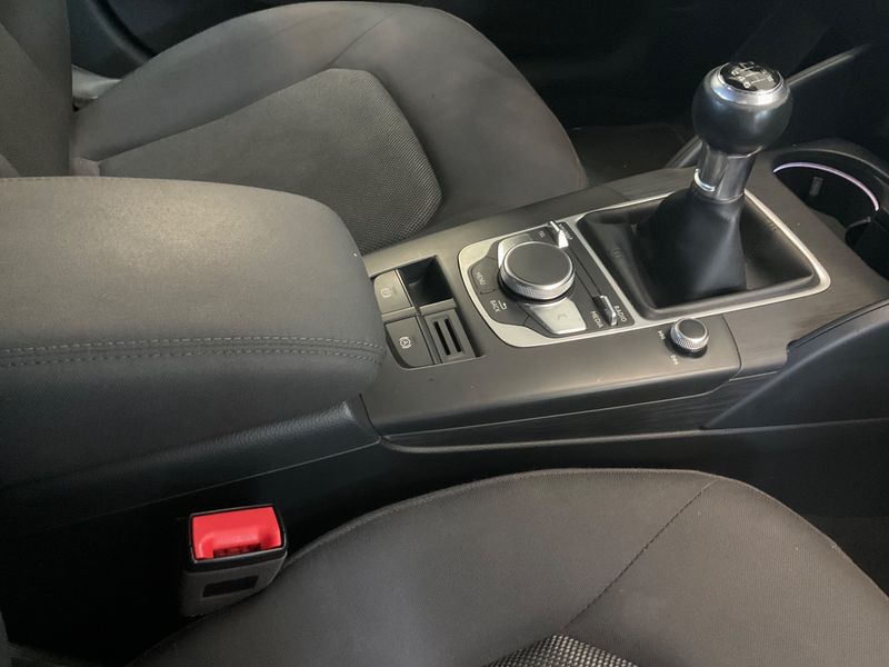 Audi A3 Sportback 1.6 TDI 2018 – снимка 34