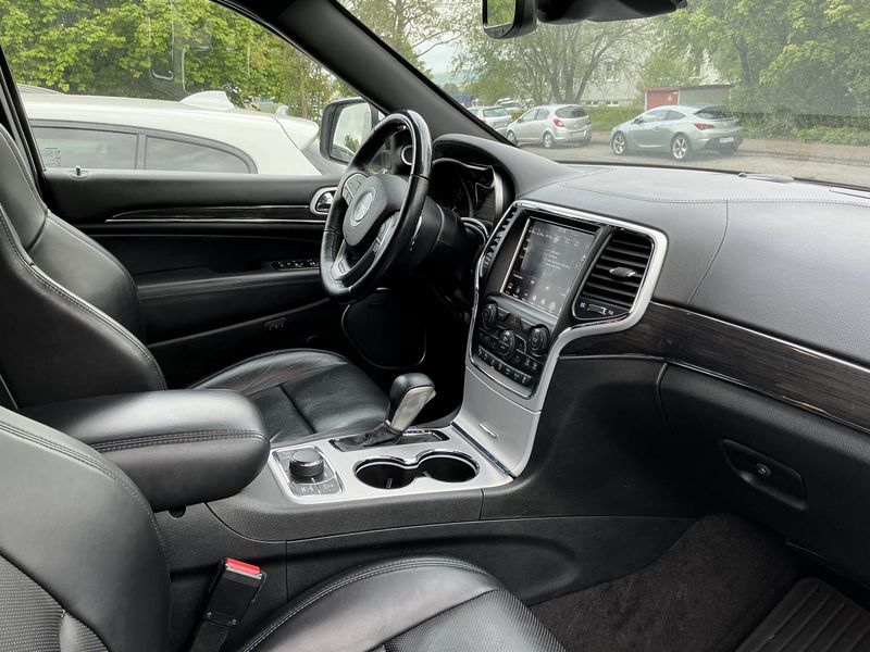 Jeep Grand Cherokee 3.0 CRD Overland — zdjęcie 11