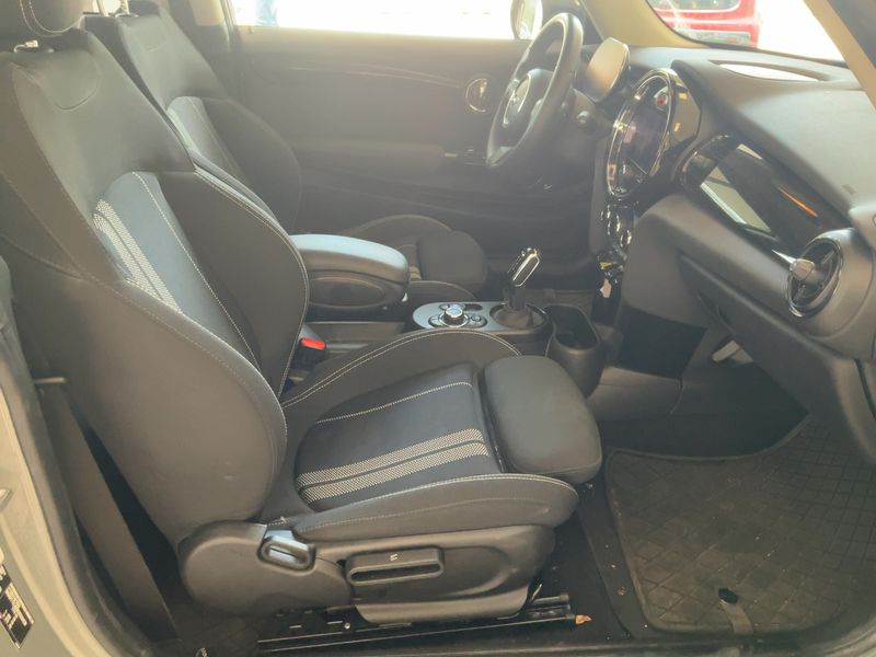 MINI Cooper SE Essential Trim — zdjęcie 11