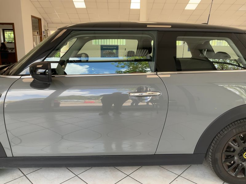 MINI Cooper SE Essential Trim — zdjęcie 4