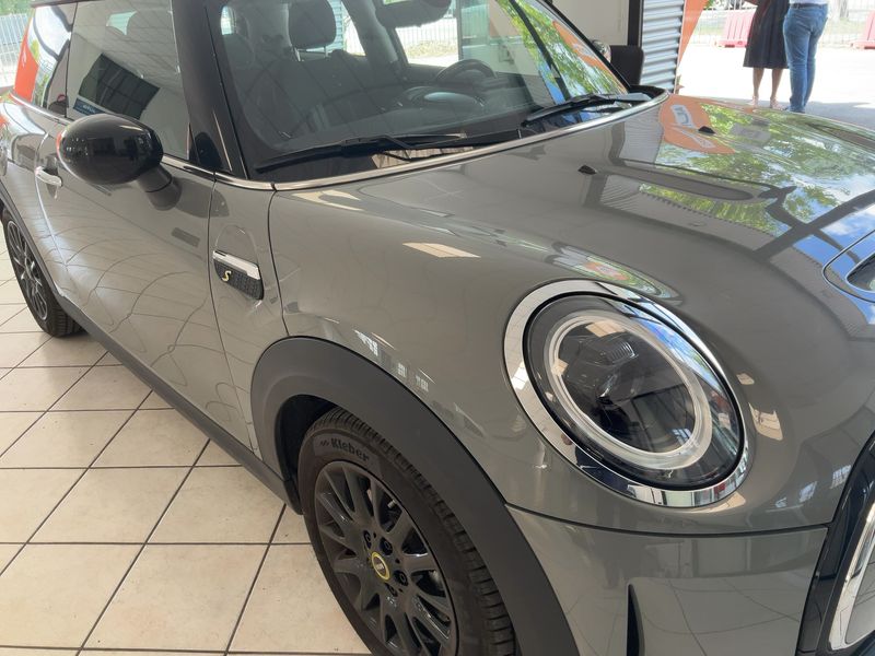 MINI Cooper SE Essential Trim — zdjęcie 8