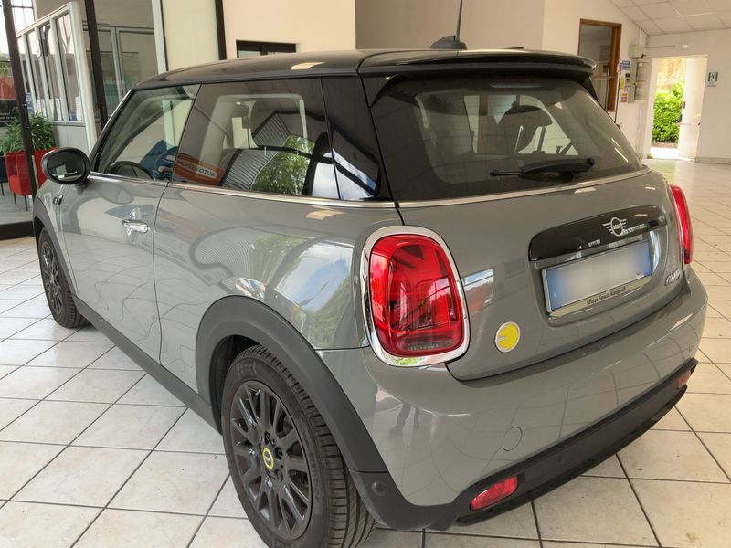 MINI Cooper SE Essential Trim — zdjęcie 3