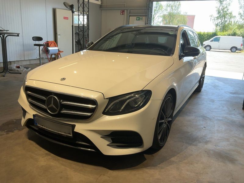 Mercedes-Benz E-Klasse E 400 d T 4Matic AMG Line 2019 – снимка 1