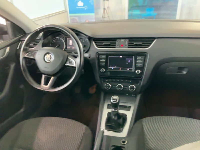 Skoda Octavia 1.6 TDI Ambition 4x4 2017 – снимка 18
