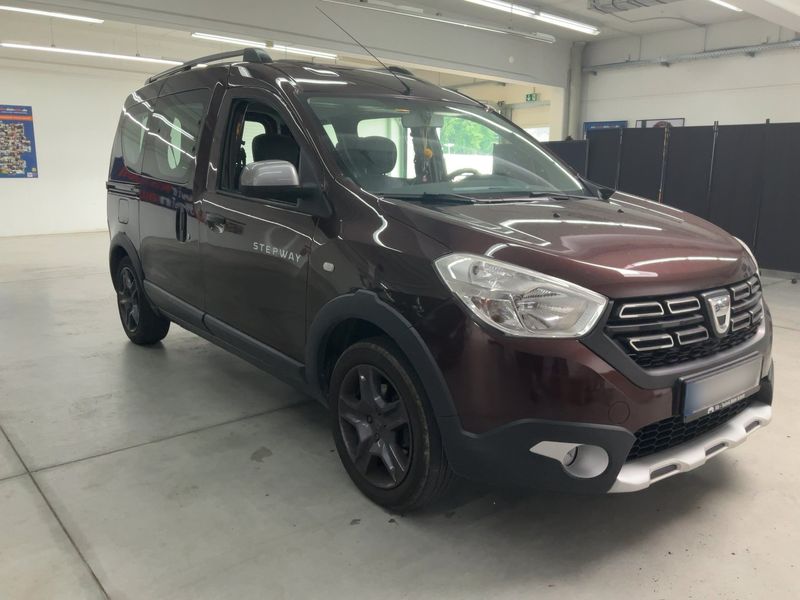 Dacia Dokker 1.2 TCe Stepway Celebration — zdjęcie 8
