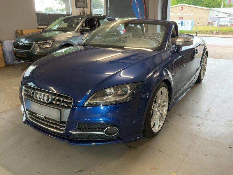 TTS 2.0 TFSI quattro Roadster