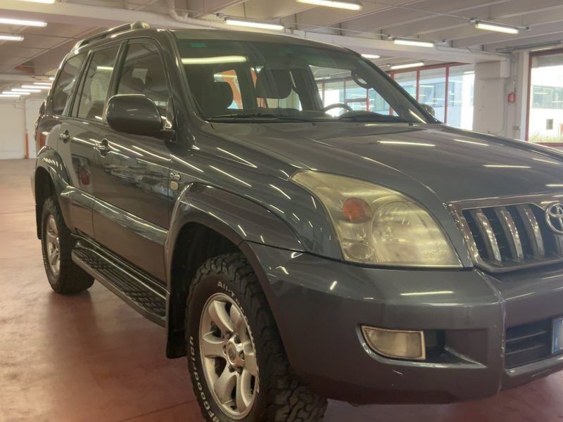 Toyota Land Cruiser 3.0 D-4D C — zdjęcie 8