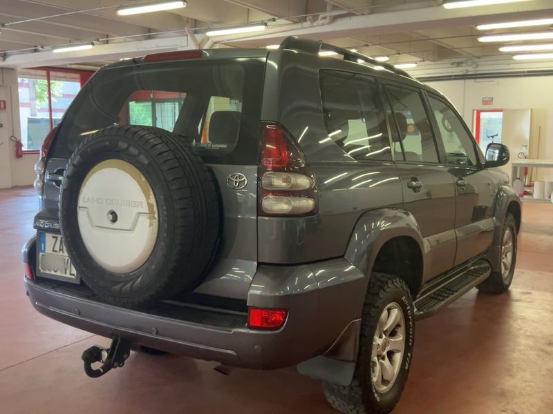 Toyota Land Cruiser 3.0 D-4D C — zdjęcie 6