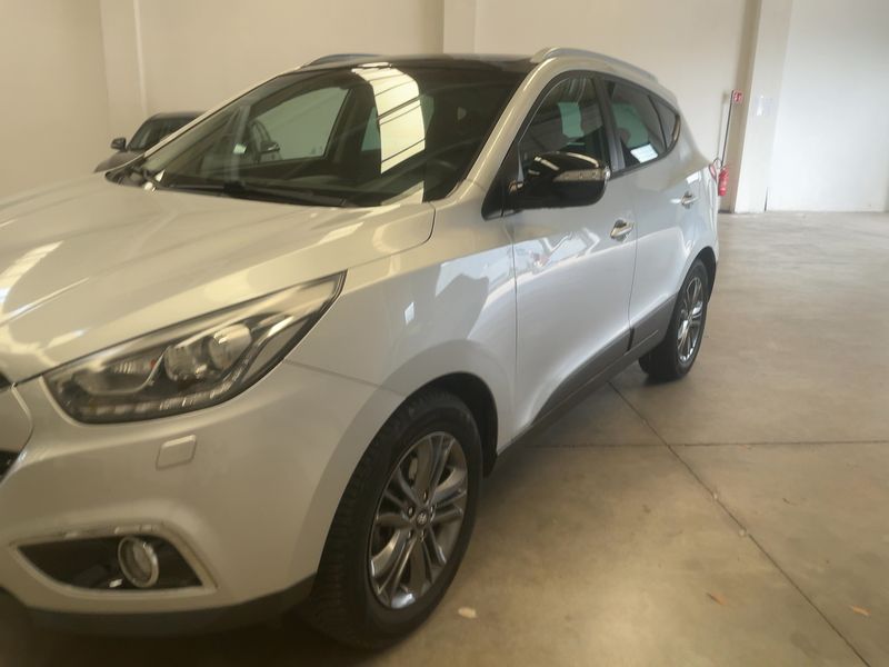 Hyundai ix35 1.7 CRDi XPossible 2WD — zdjęcie 2