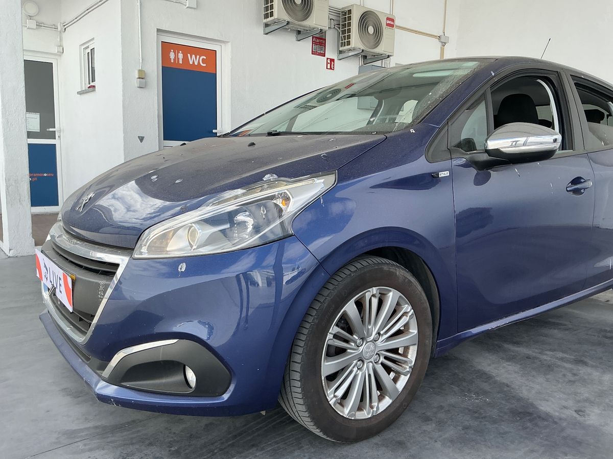 Peugeot 208 1.6 Blue-HDi Style