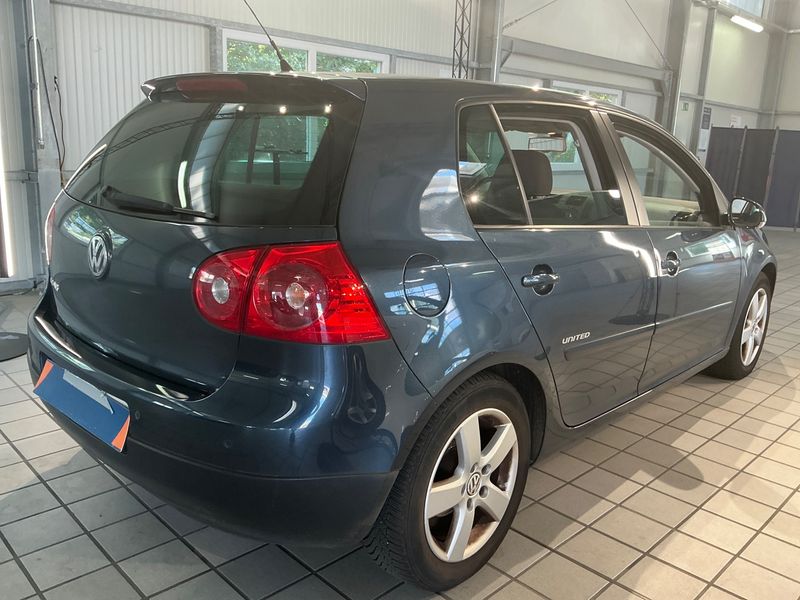 Volkswagen Golf V 1.4 United — zdjęcie 2
