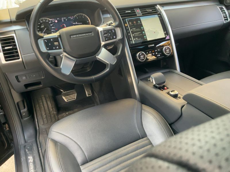 Land Rover Discovery 5 D250 Mild-Hybrid SE R-Dynamic AWD — zdjęcie 12