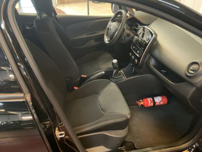 Renault Clio 0.9 TCe Life 2018 – снимка 16