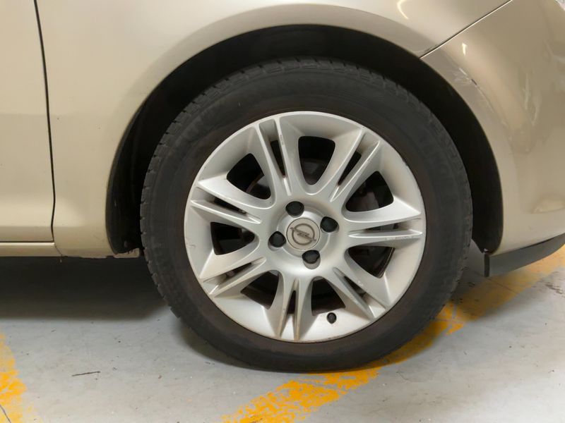 Opel Corsa 1.4 Cosmo 2007 – снимка 11